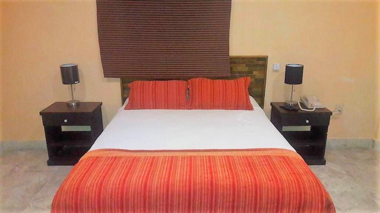 Hotel Versalles Suites Cancún Eksteriør bilde